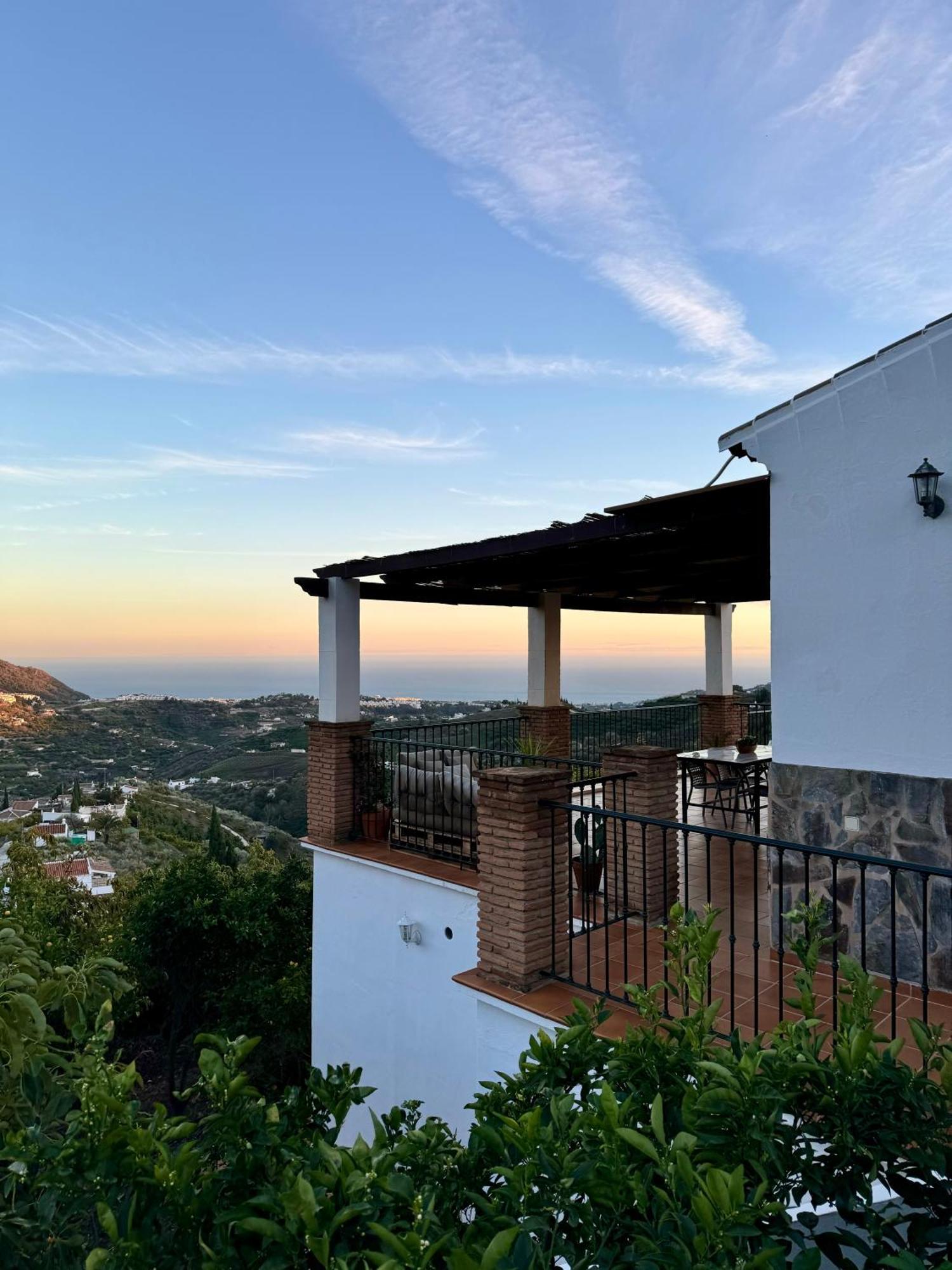 Villa En Frigiliana Con Piscina, Jacuzzi Y Espectaculares Vistas Exterior photo