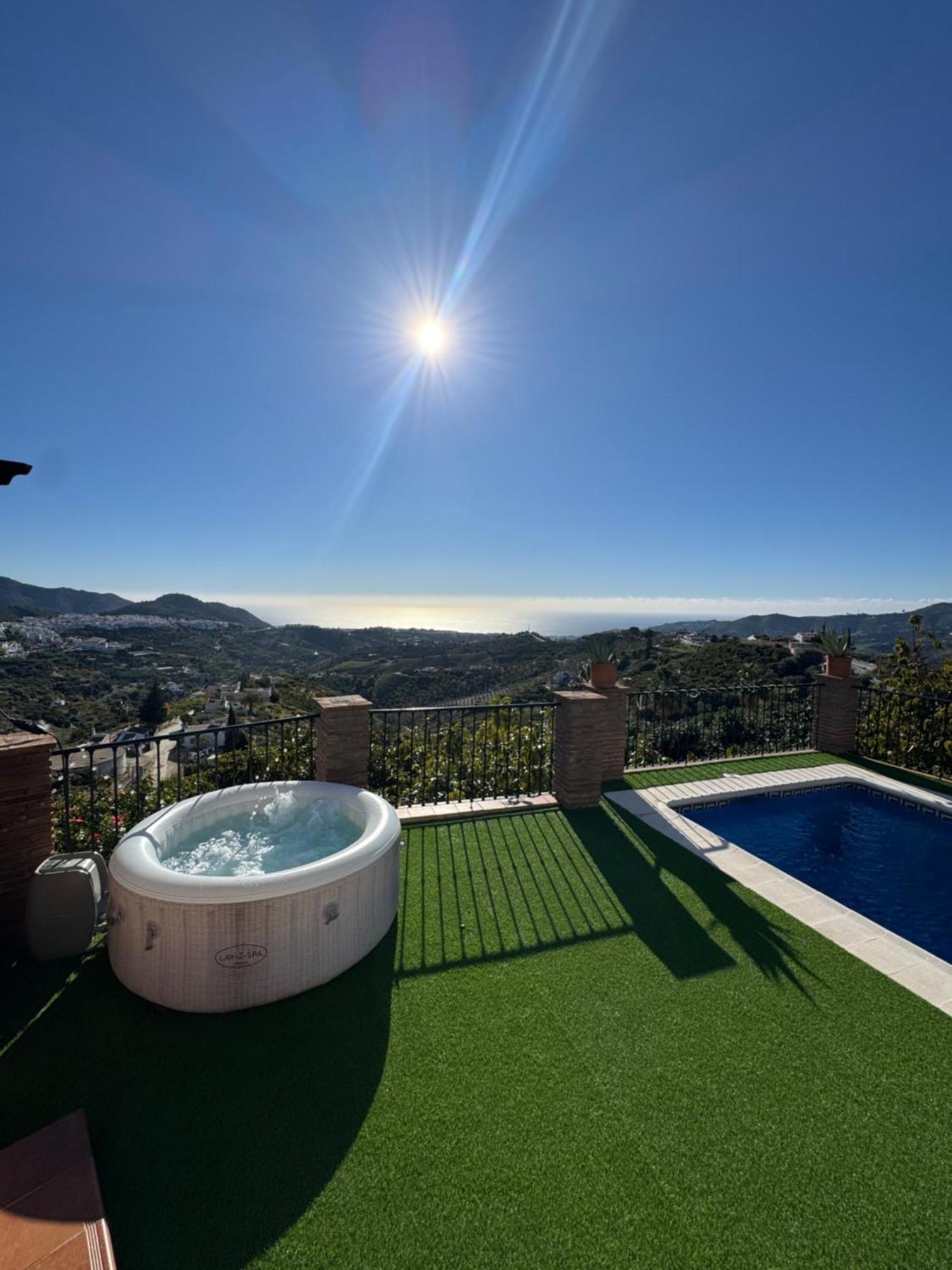 Villa En Frigiliana Con Piscina, Jacuzzi Y Espectaculares Vistas Exterior photo