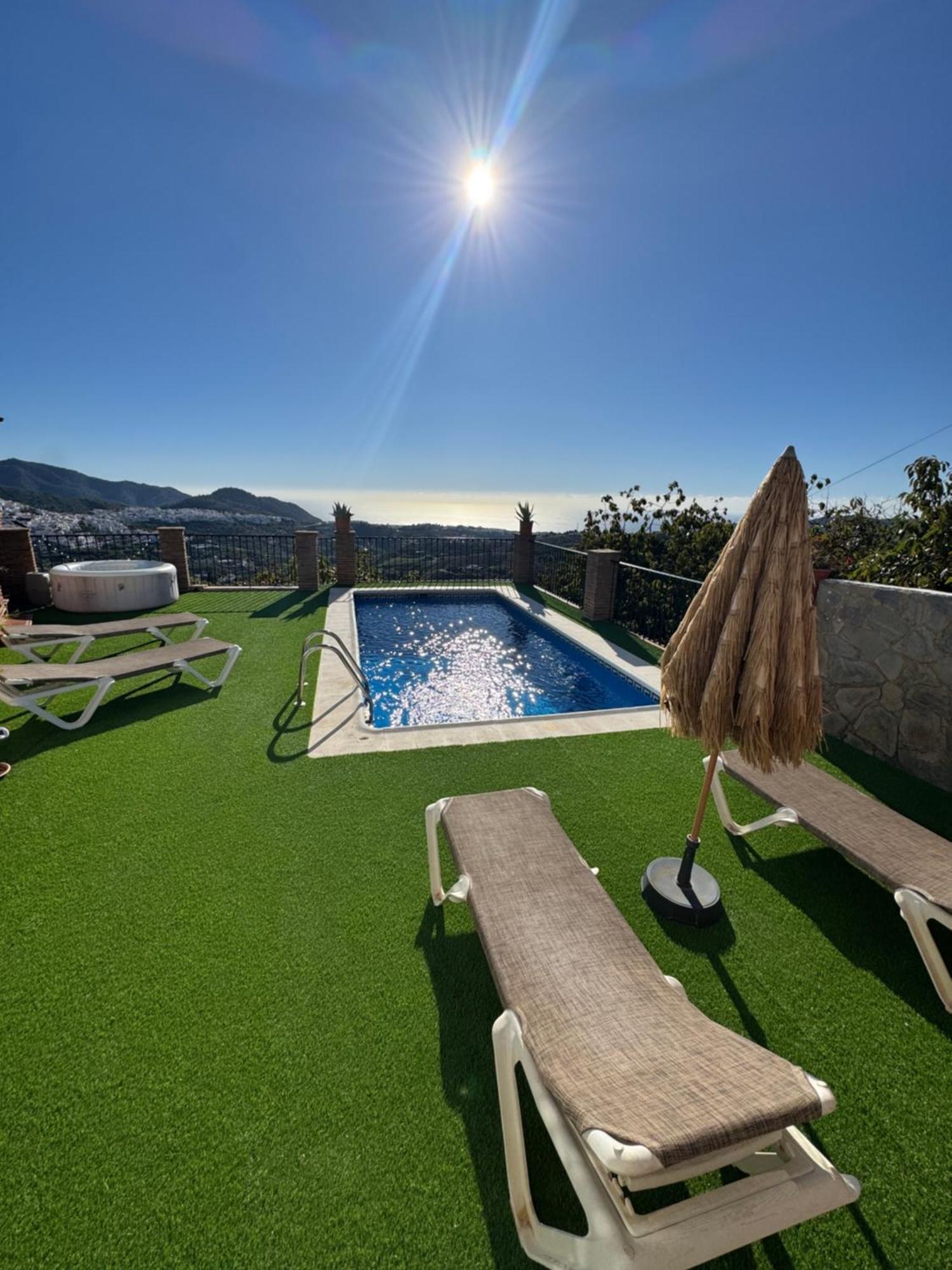 Villa En Frigiliana Con Piscina, Jacuzzi Y Espectaculares Vistas Exterior photo
